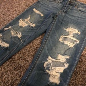 AMERICAN EAGLE MOM JEANS✨
